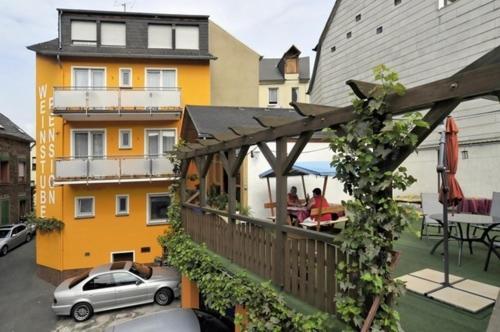 Weinstube Pension Moselbluemchen Цельтінґен-Рахтіґ Екстер'єр фото